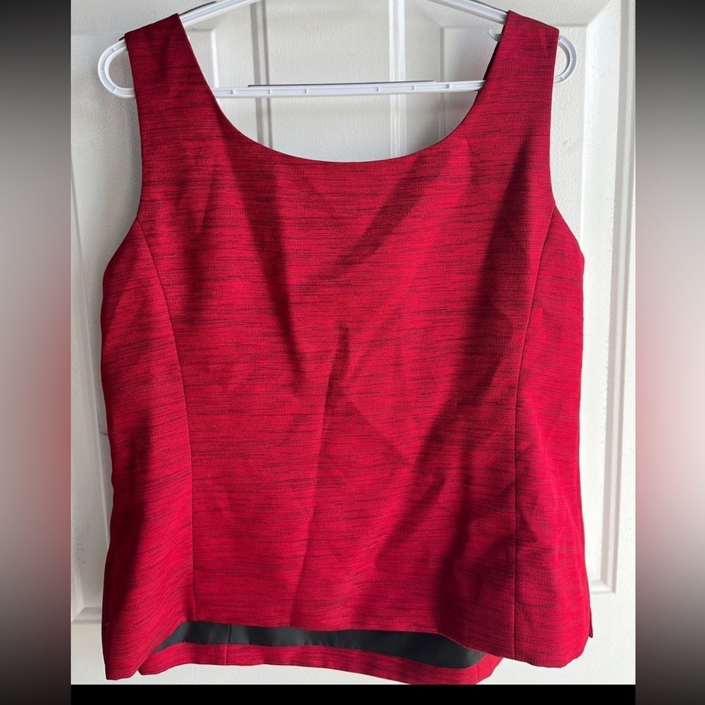 Red sleeveless blouse - Picture 3 of 4